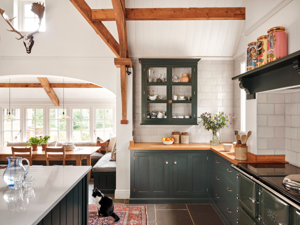 Chic Earthy Tones to Elevate Your Kitchen Design