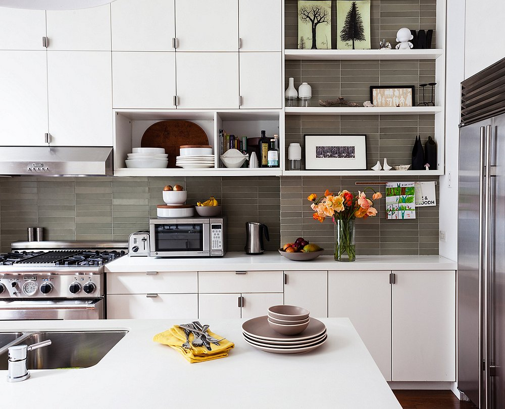 Stylish Mix of Open and Closed Storage Kitchens