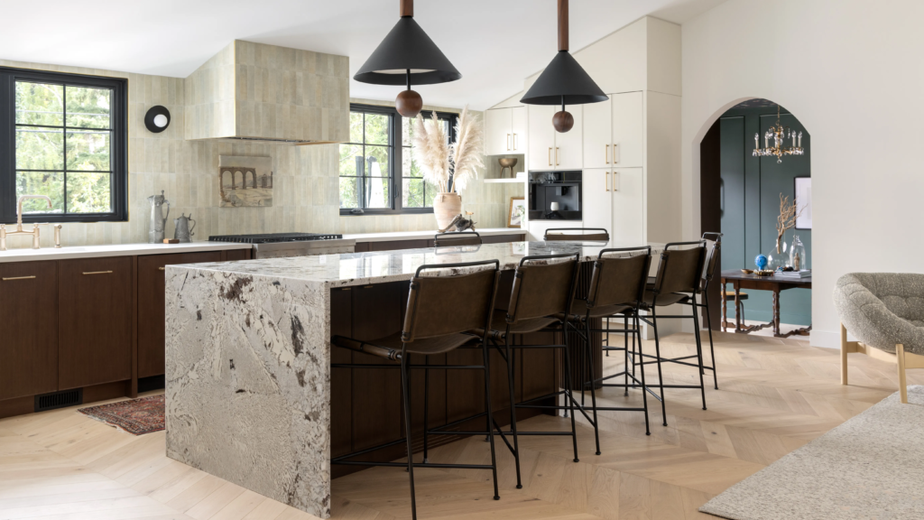 Stylish Streamlined Cabinetry for Modern Kitchens