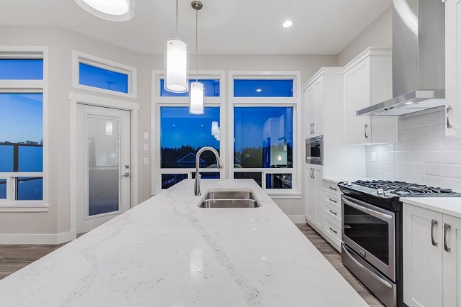 Discover Elegance of Seamless Kitchen Countertops